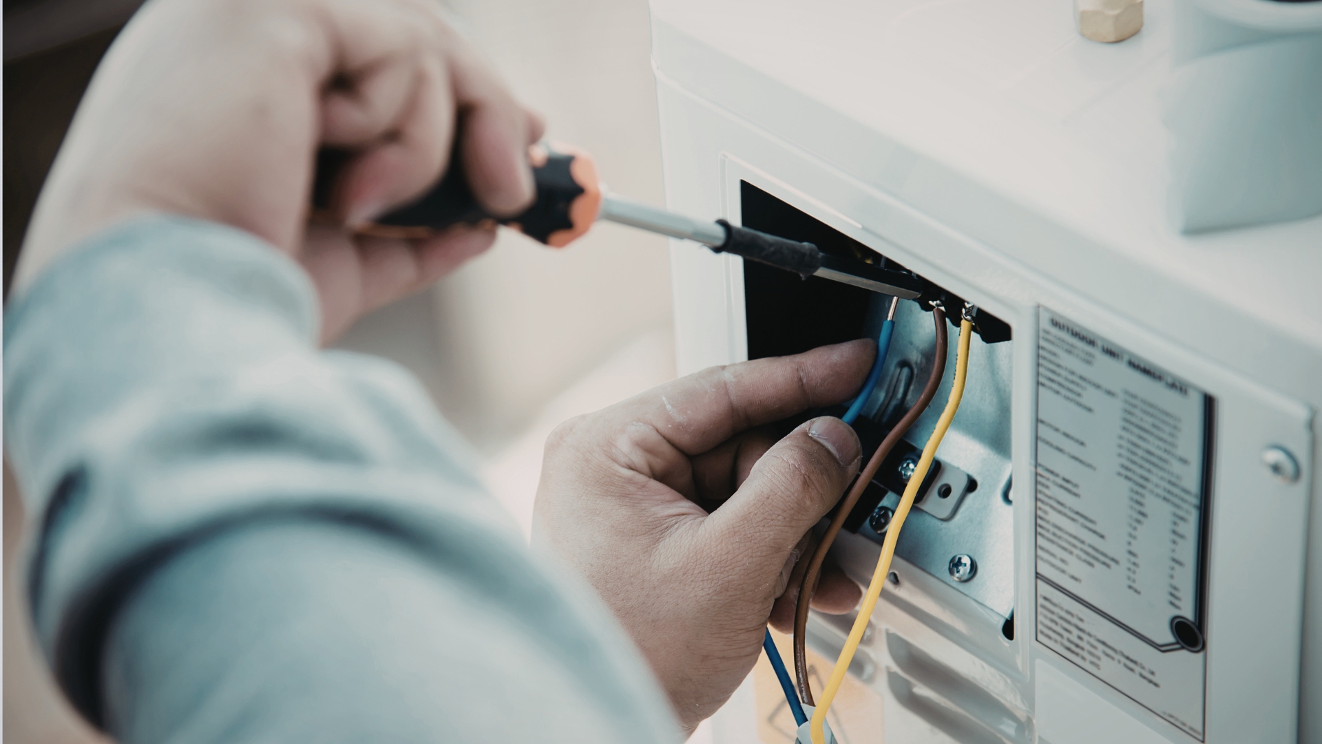 Smart Hands: Why On-Site Expertise Matters for Distributed Infrastructure